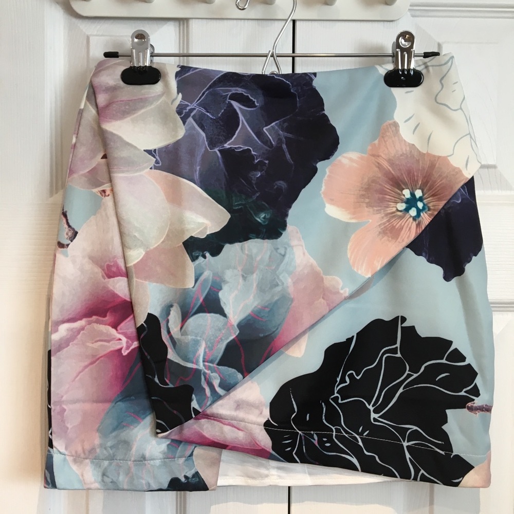 White | Closet Flower Print Skirt